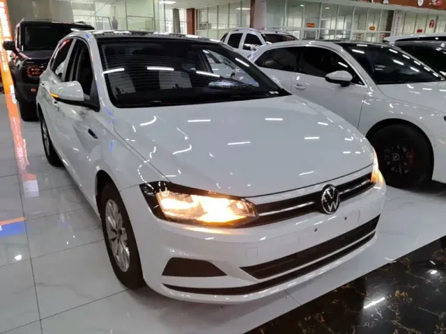 Volkswagen Polo — Фото автомобиля 3