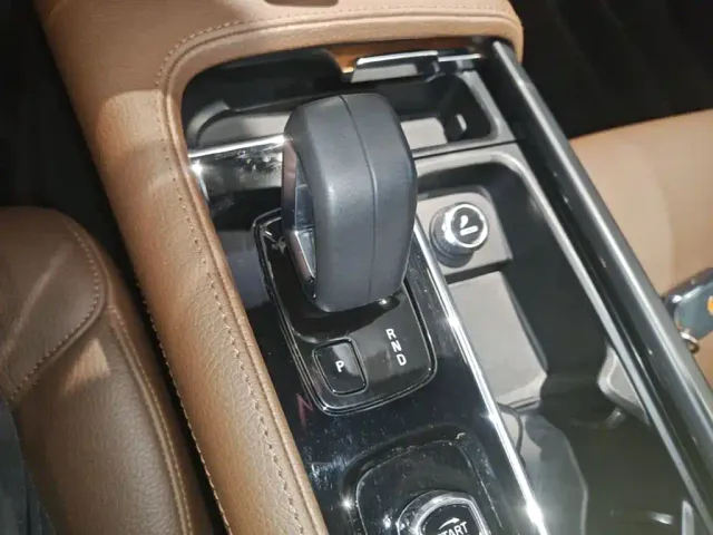 Volvo S90 — Фото автомобиля 13