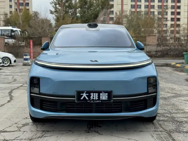 Li Auto L9 — Фото автомобиля 2