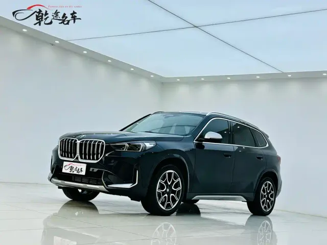 Фотография автомобиля — BMW X1