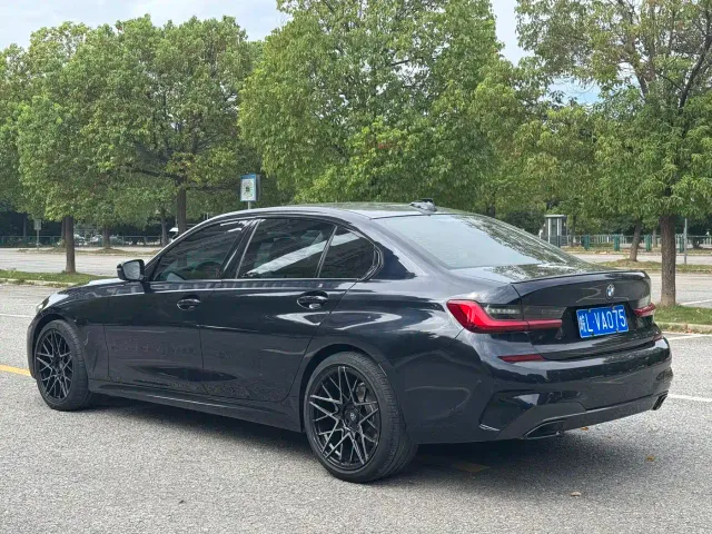 BMW 3 Series — Фото автомобиля 21