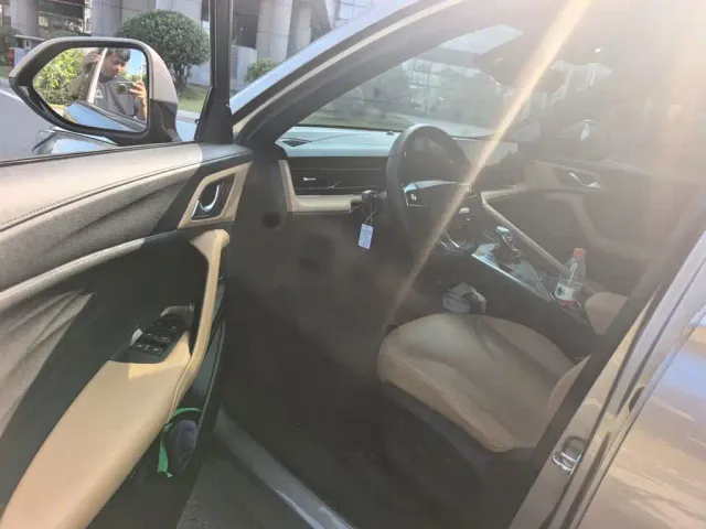 Roewe RX5 — Фото автомобиля 12