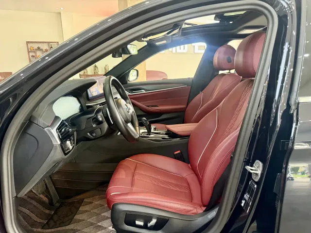 BMW 5 Series — Фото автомобиля 4