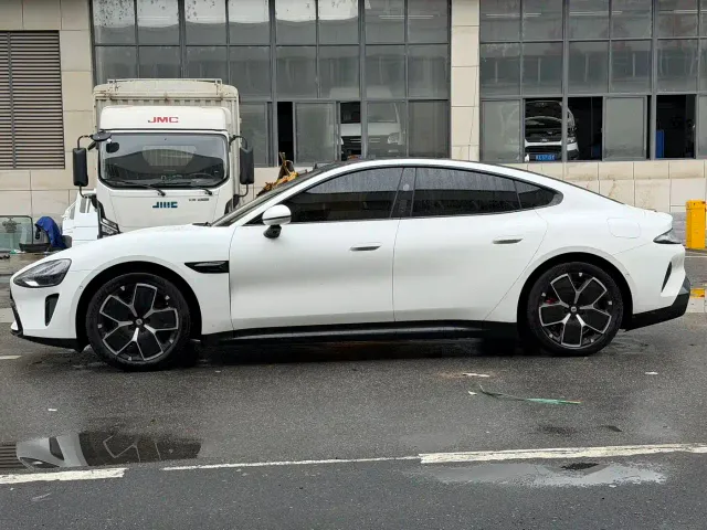 Xiaomi SU7 — Фото автомобиля 5