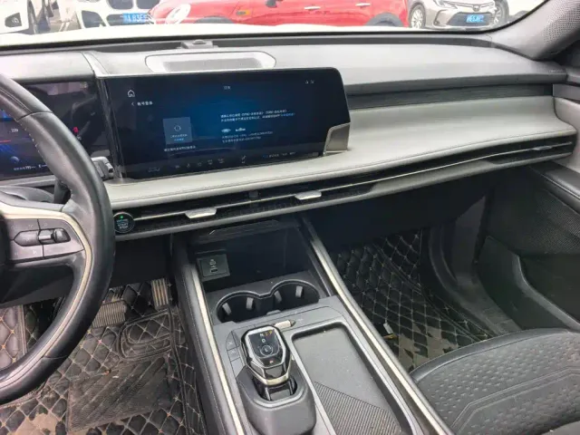 Ford Edge — Фото автомобиля 13