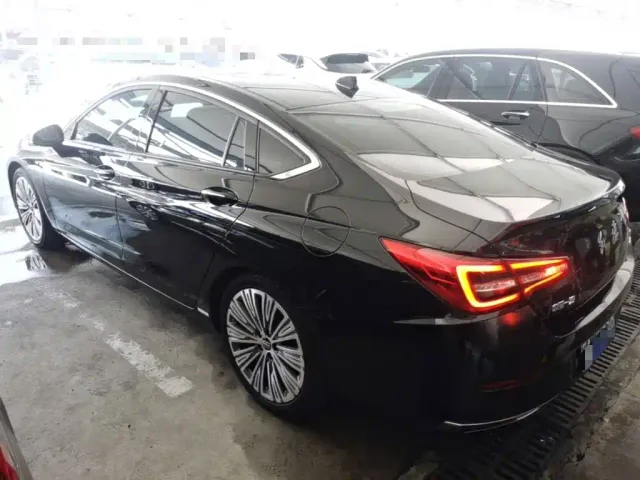 Hongqi H5 — Фото автомобиля 4