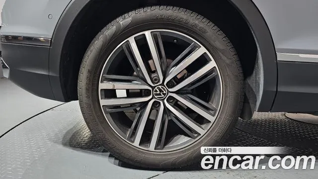 Volkswagen Tiguan Tiguan 2 поколение 2.0 TDI Prestige — Фото автомобиля 16
