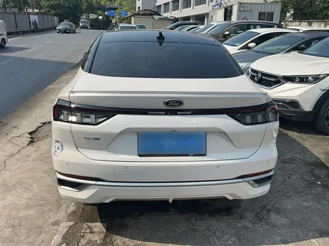 Ford Mondeo — Фото автомобиля 7