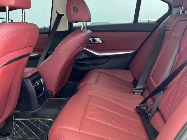 BMW 3 Series — Фото автомобиля 9