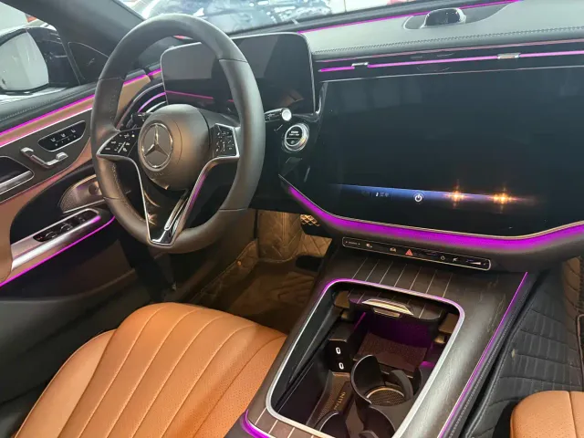 Mercedes-Benz E-Class — Фото автомобиля 23