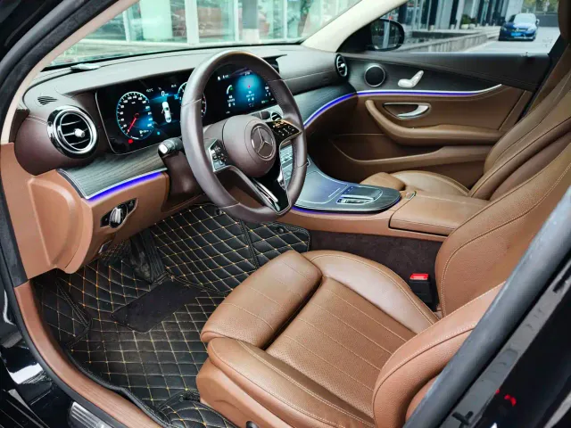 Mercedes-Benz E-Class — Фото автомобиля 14
