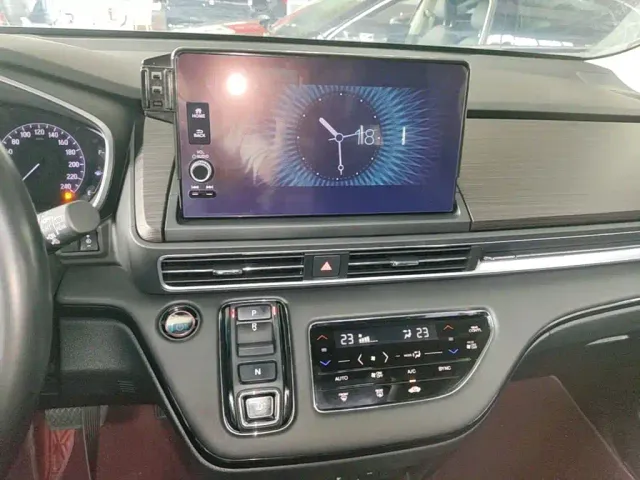 Honda Elysion — Фото автомобиля 12