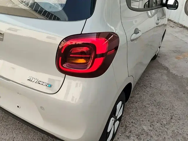 Wuling Hongguang Mini EV — Фото автомобиля 7