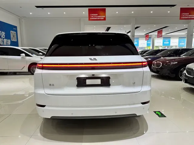 Li Auto L7 — Фото автомобиля 7