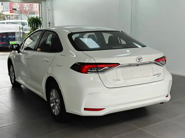Toyota Corolla — Фото автомобиля 5