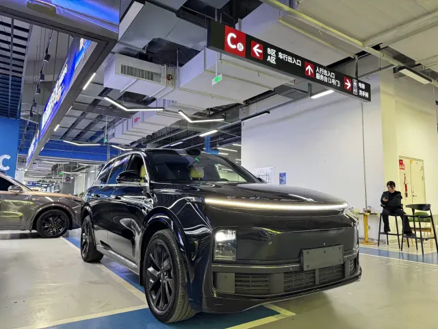 Li Auto L8 — Фото автомобиля 3