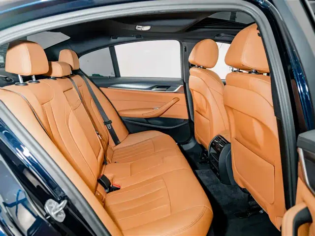 BMW 5 Series — Фото автомобиля 20