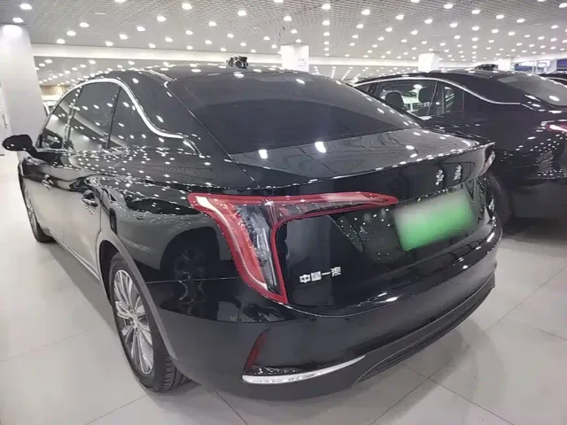 Hongqi E-QM5 — Фото автомобиля 22