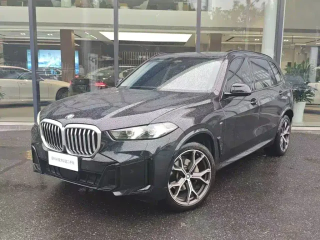Фотография автомобиля — BMW X5