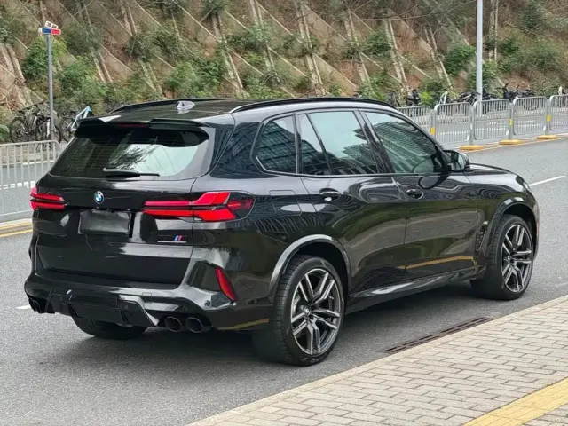 BMW X5 M — Фото автомобиля 9