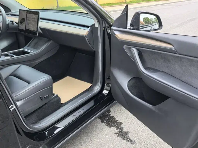 Tesla Model Y 2022 Long Range AWD — Фото автомобиля 13