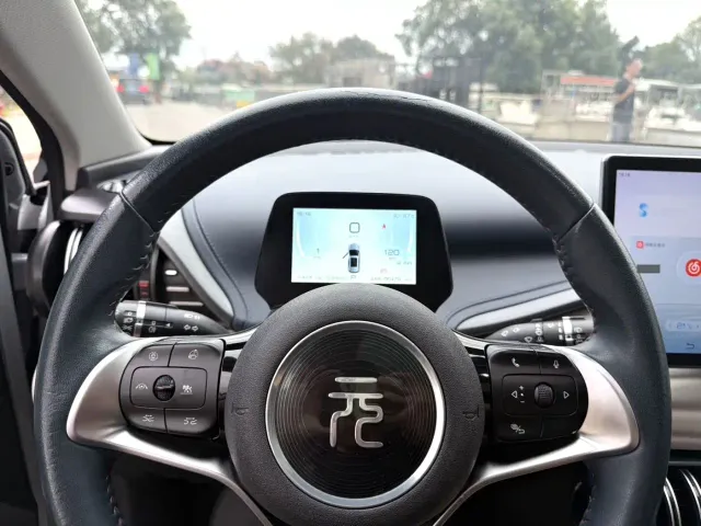 BYD Yuan PLUS — Фото автомобиля 3