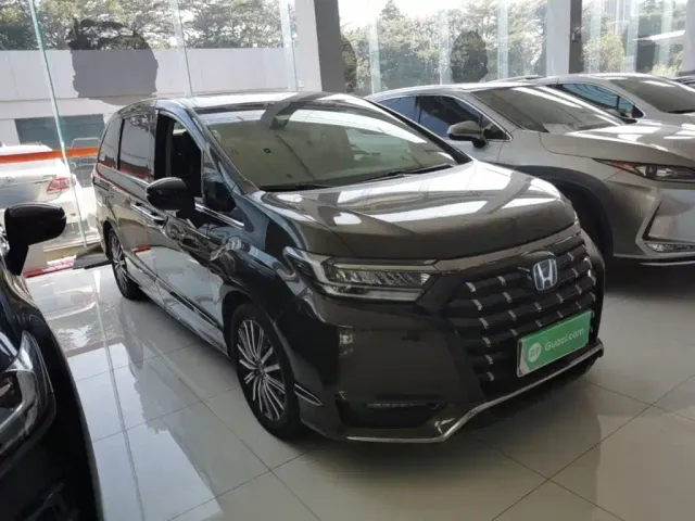 Honda Elysion — Фото автомобиля 3