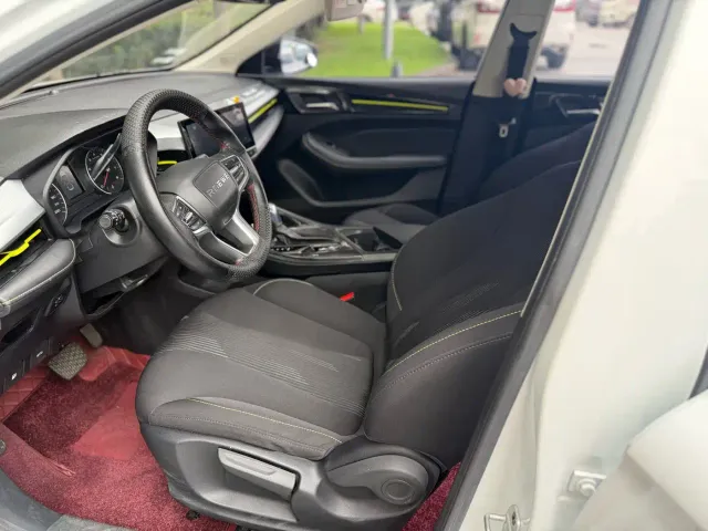 Roewe i5 — Фото автомобиля 7