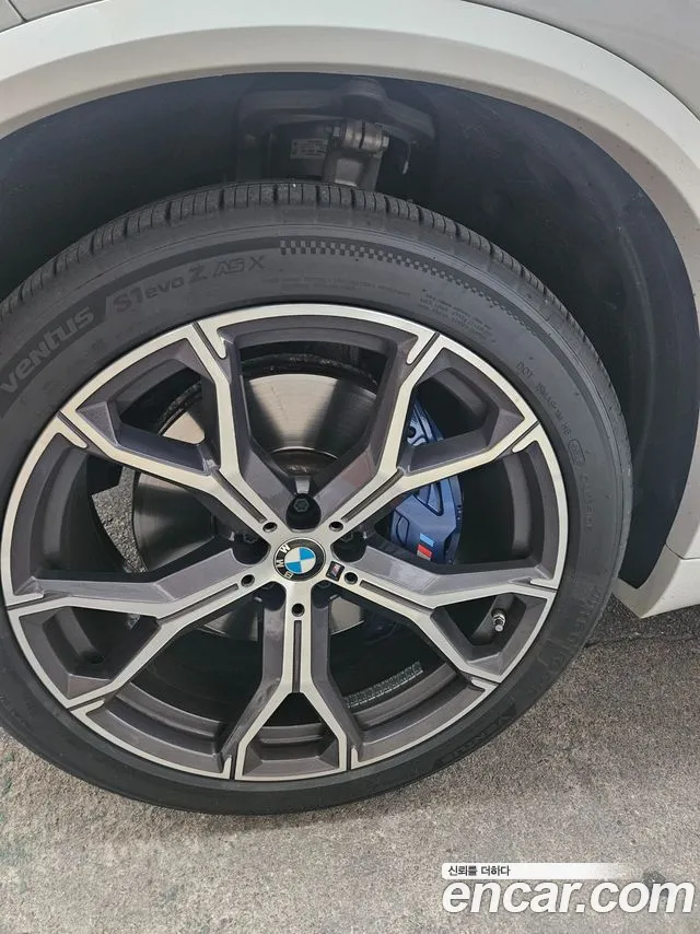 BMW X5 xDrive 40i M Sport — Фото автомобиля 18