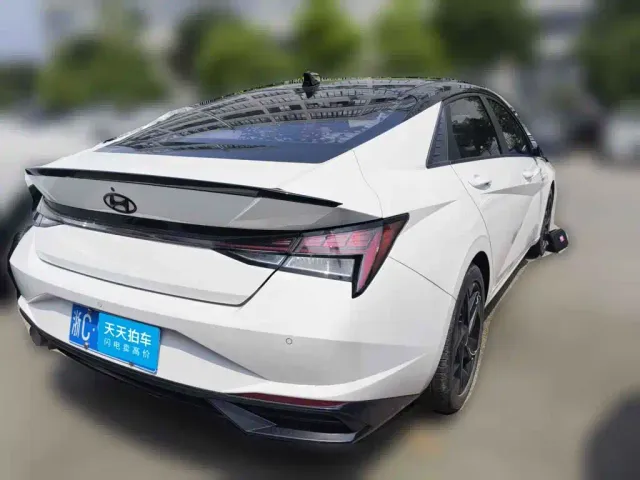 Hyundai Elantra — Фото автомобиля 2