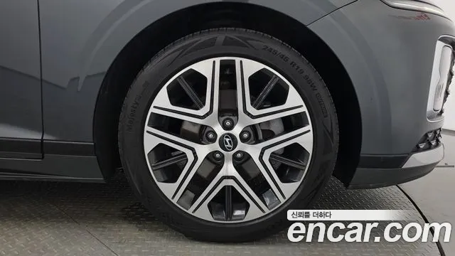 Hyundai Grandeur Grandeur (GN7) 2.5 Бензин 2WD — Фото автомобиля 18