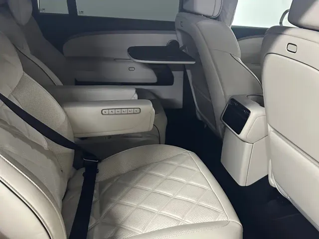 Li Auto L9 — Фото автомобиля 5