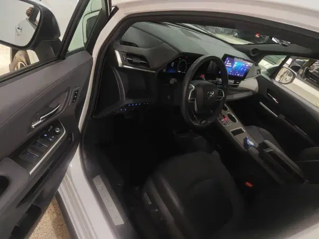 Toyota Granvia — Фото автомобиля 15