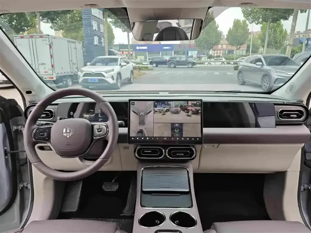 Leapmotor C11 — Фото автомобиля 12