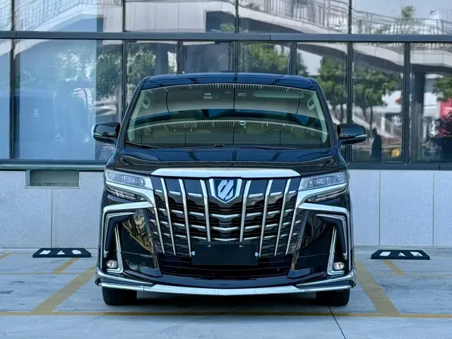 Toyota Alphard — Фото автомобиля 2