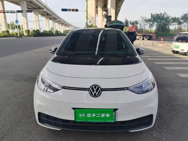 Volkswagen ID.3 — Фото автомобиля 2