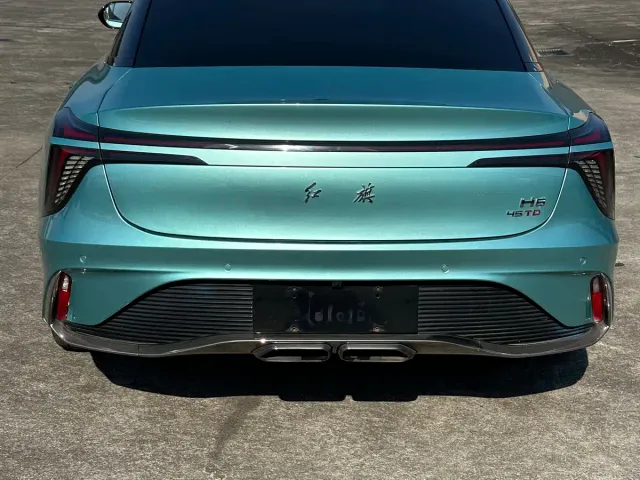 Hongqi H6 — Фото автомобиля 10