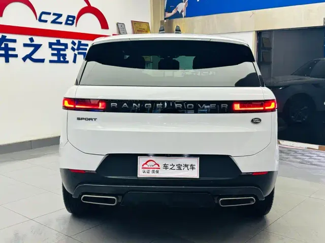 Land Rover Range Rover Sport — Фото автомобиля 6