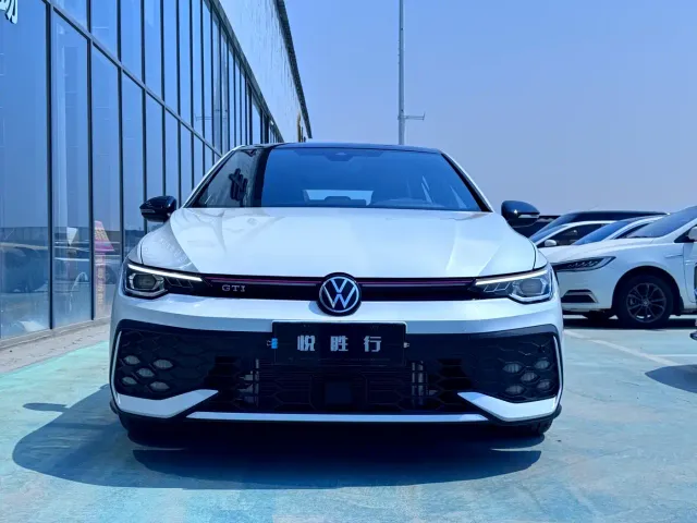 Volkswagen Golf GTI — Фото автомобиля 2