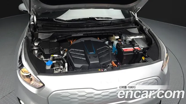 Kia Niro Niro Plus Light (Такси) — Фото автомобиля 6