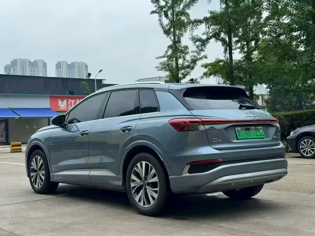 Audi Q4 e-tron — Фото автомобиля 7