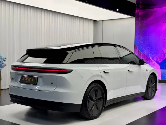 Li Auto i6 — Фото автомобиля 14