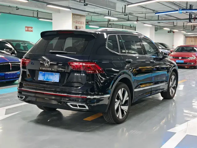 Volkswagen Tiguan L — Фото автомобиля 17