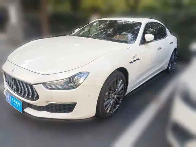Фотография автомобиля — Maserati Ghibli