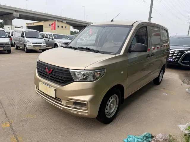 Фотография автомобиля — Wuling Hongguang V