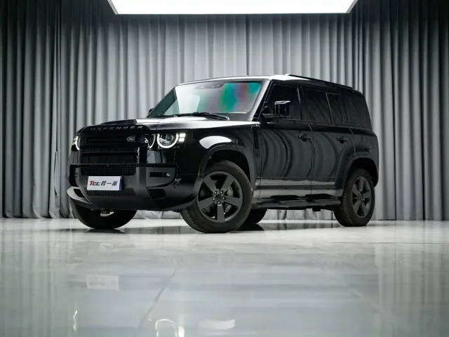 Land Rover Defender — Фото автомобиля 2