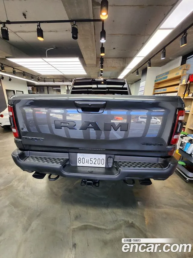Dodge Ram Pickup — Фото автомобиля 4