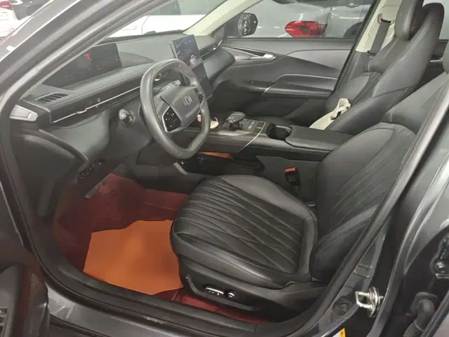 Changan Qiyuan A05 — Фото автомобиля 14