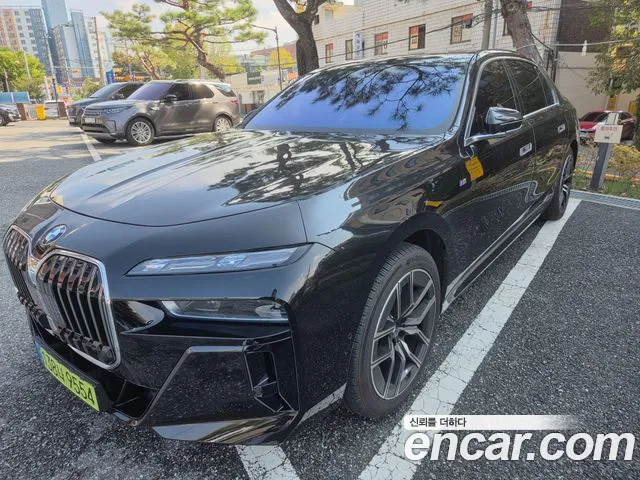 Фотография автомобиля — BMW 7 Series G70