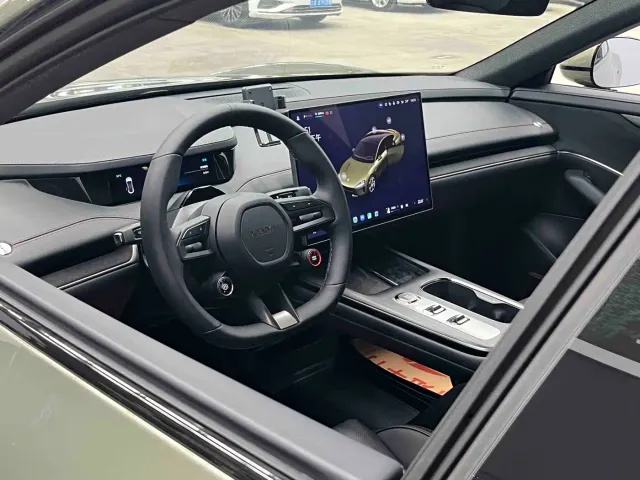 Xiaomi SU7 — Фото автомобиля 11